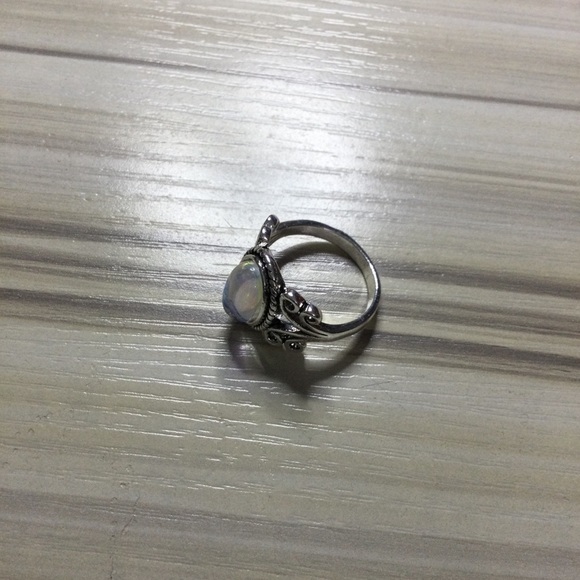 Ring - Picture 4 of 5